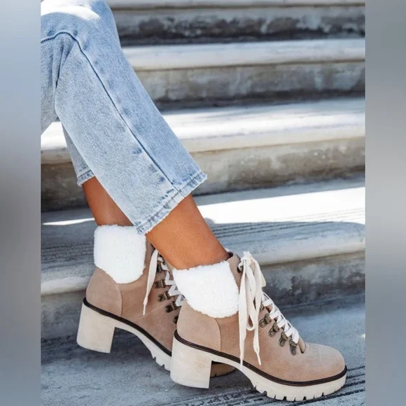NIB Oasis Society Beige Lace Up Sherpa Vegan Suede Chunky Heeled Boots Booties - Picture 5 of 8